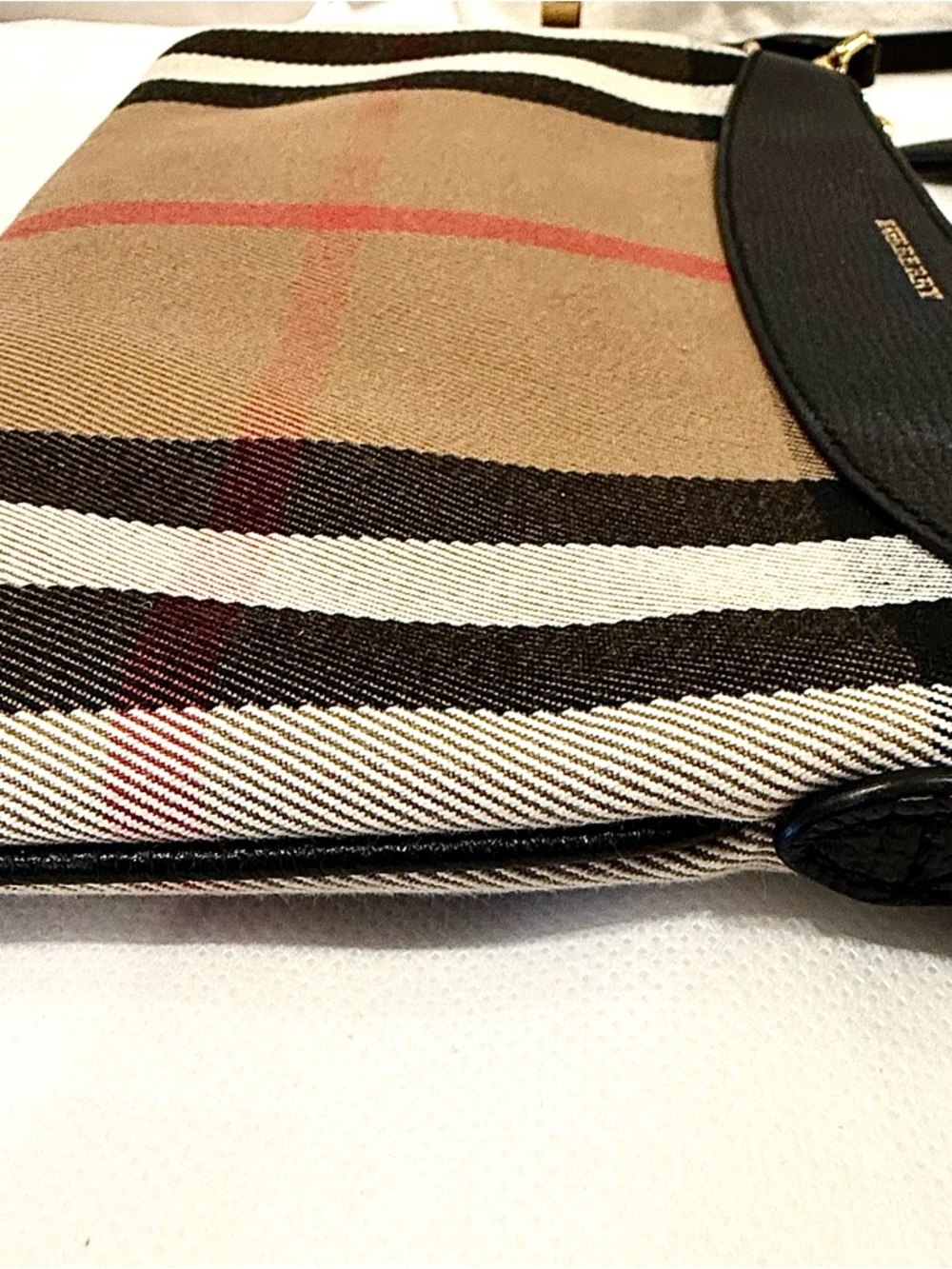 Burberry Peyton House Check Crossbody Bag - Picture 11 of 11